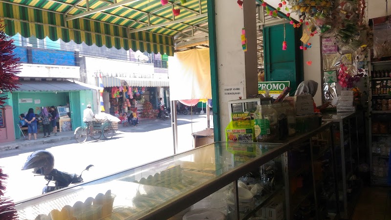 Esha Jayalaris: Jembatan Kualitas Plastik & Bahan Kue di Jantung Cilacap