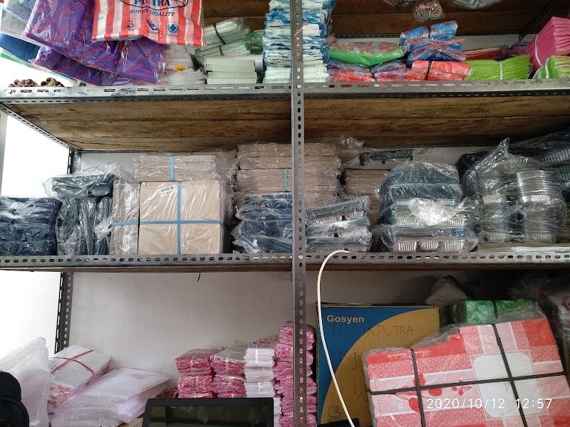 Esha Jayalaris: Jembatan Kualitas Plastik & Bahan Kue di Jantung Cilacap